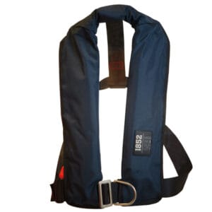 1852 Classic automatisk redningsvest 150N med integreret harness og ISO 12402-3. Sikker, automatisk oppustning til sejlads. K