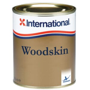 International Woodskin 0,75L træolie/lak til teak og andre træsorter. Halvmat finish og dyb indtrængning. Køb nu til vedligeh