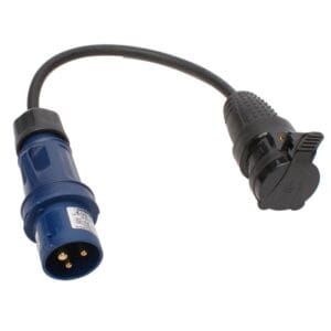Adapterkabel Schuko hun til CEE han sikrer sikker landstrøm. Få stabil strøm ombord. Bestil nu!