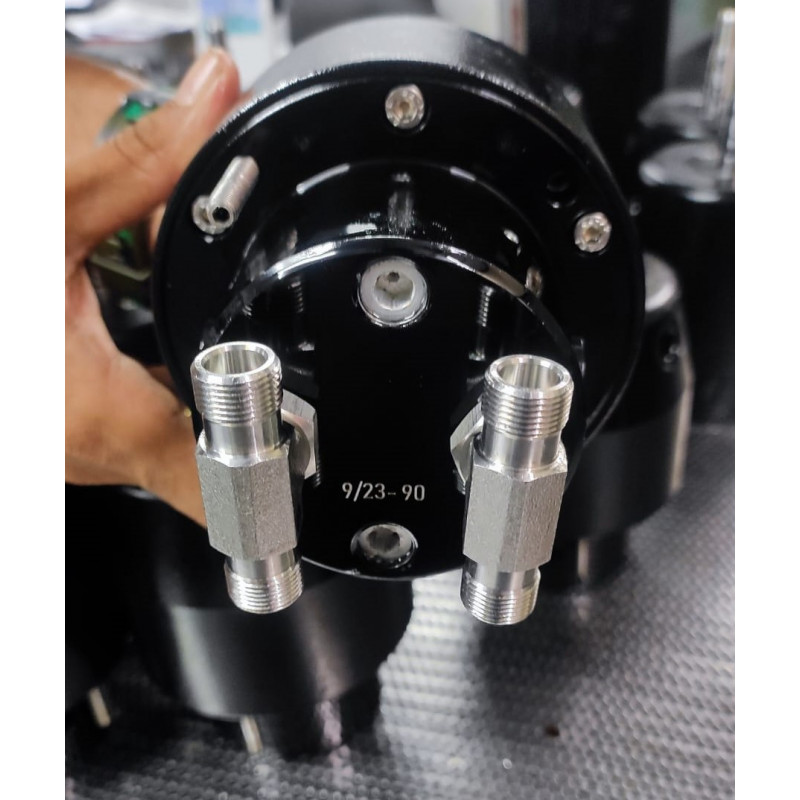 Køb Multisteer T-fitting til hydraulisk styring. Ideel til tilslutning af autopilot. Optimer din båds kontrol i dag!