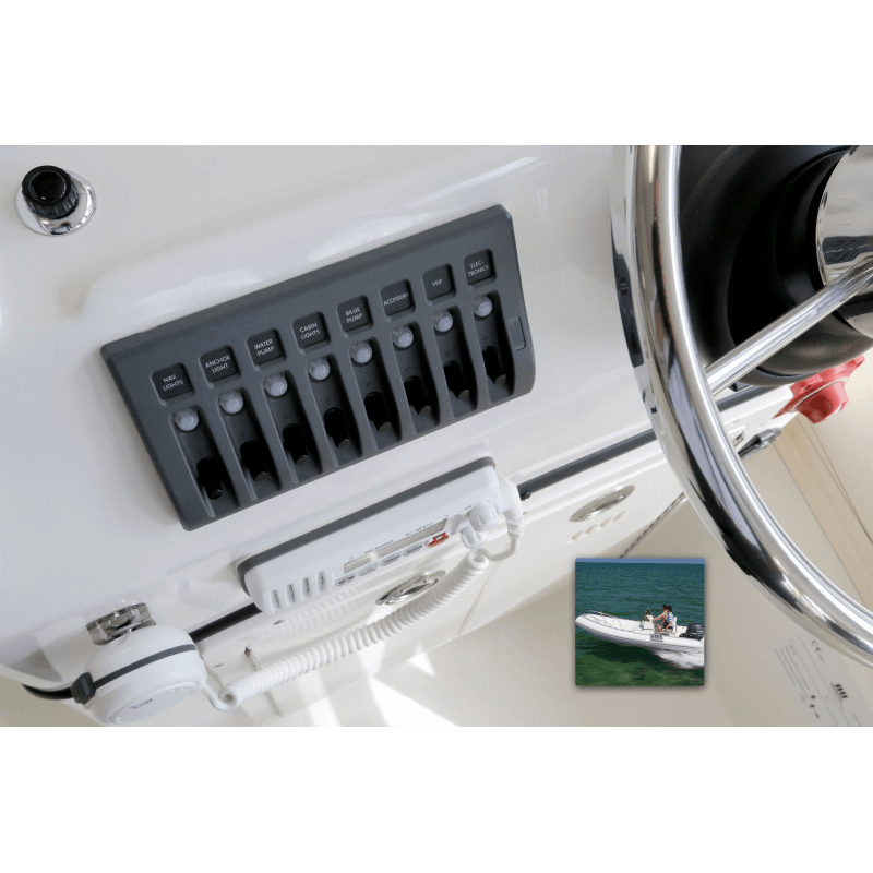Vandtæt kontaktpanel fra Blue Sea Systems til flybridge eller åbent cockpit. Vælg mellem 4, 6 eller 8 afbrydere.