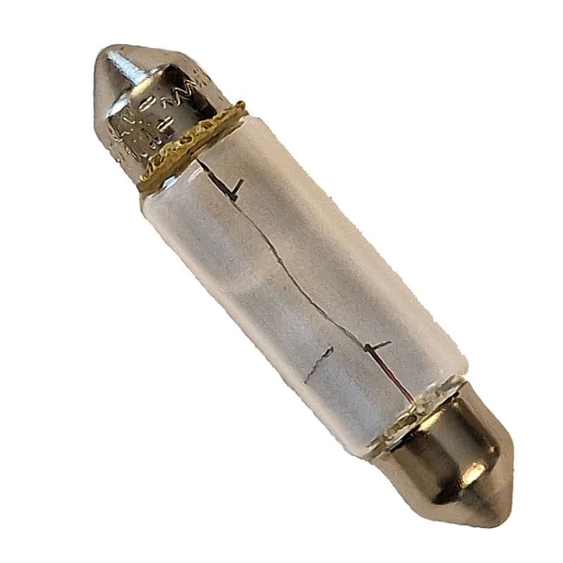 Køb Aqua Signal Serie 25 Pinollampe 24 V til effektiv belysning ombord. Optimal til natsejlads. Få lys, når du har brug for det!