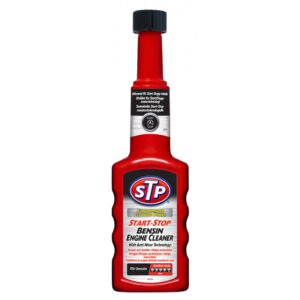 Fjern belægninger i din benzinmotor med STP Start-stop Benzin Engine Cleaner. Effektiv rengøring til optimal motorpræstation. Bestil nu!